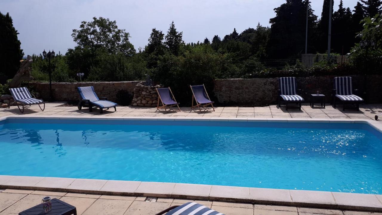 La Medeenne Alairac Exterior foto