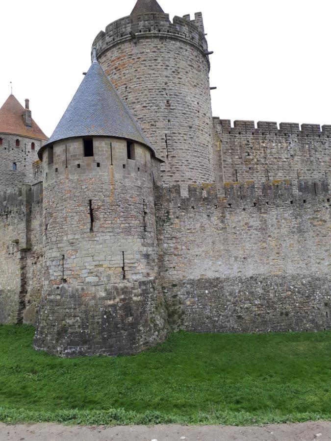 La Medeenne Alairac Exterior foto