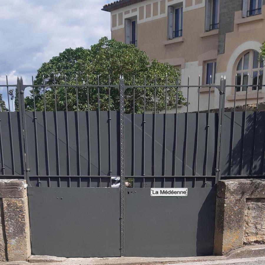 La Medeenne Alairac Exterior foto