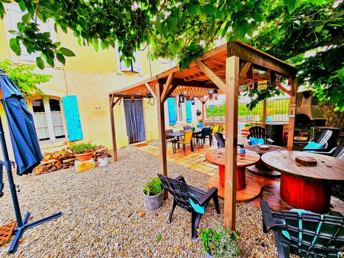 La Medeenne Alairac Exterior foto