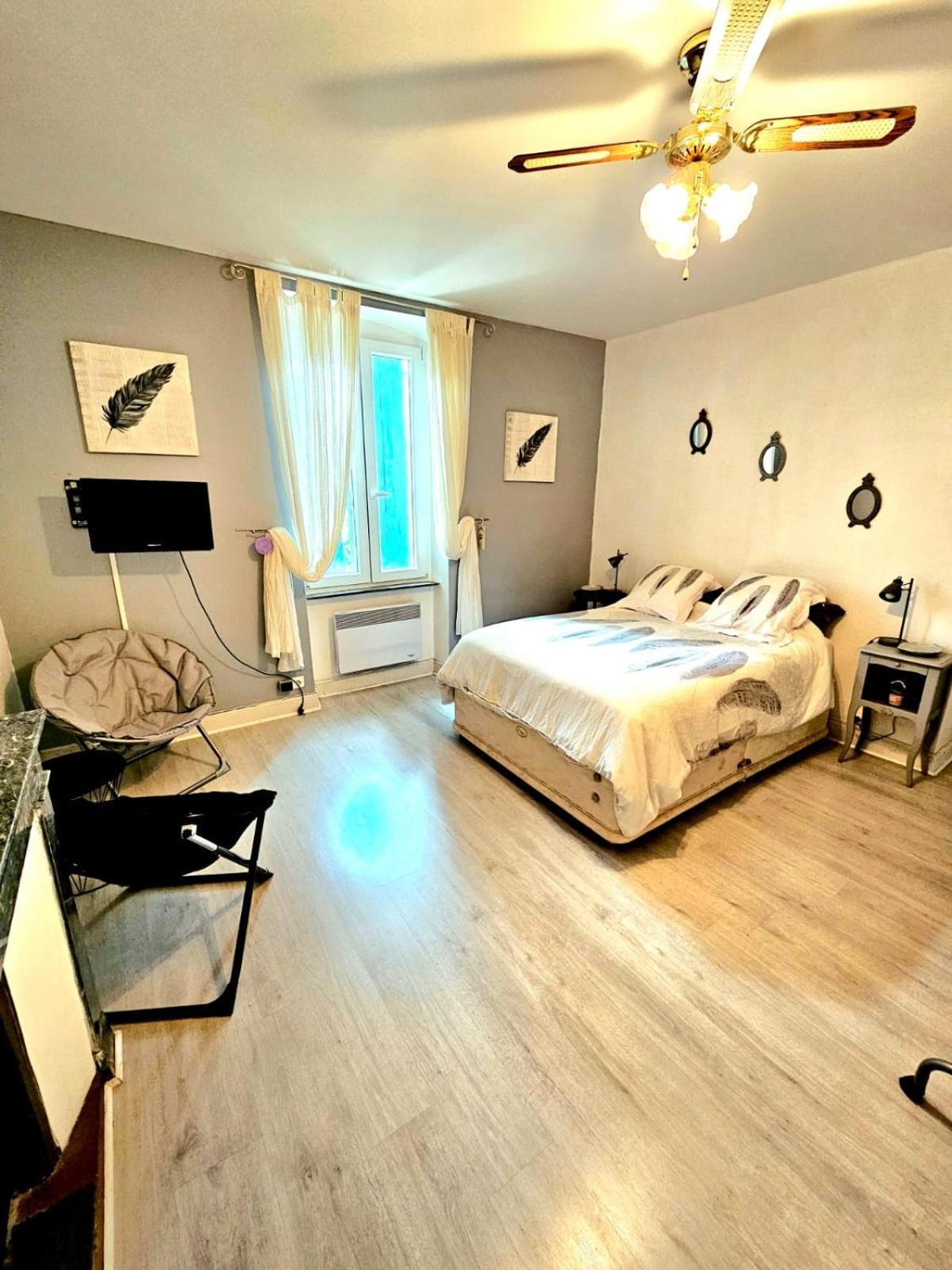 La Medeenne Alairac Zimmer foto